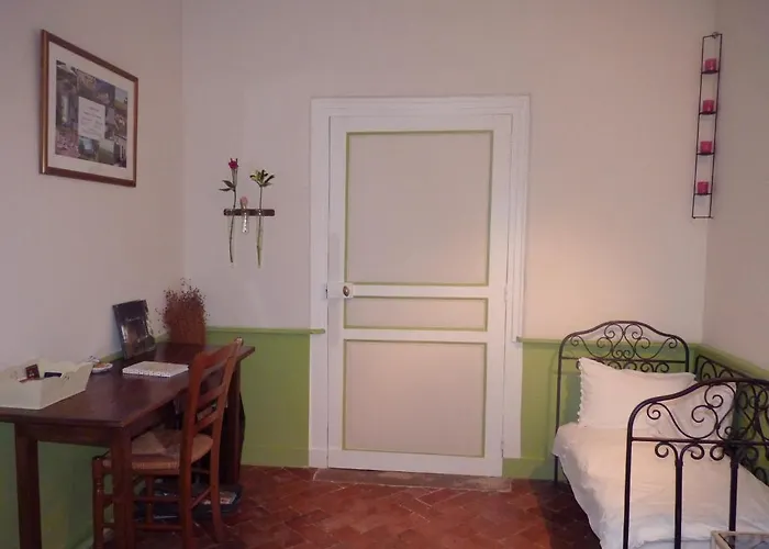 Oda ve Kahvaltı La Charretterie