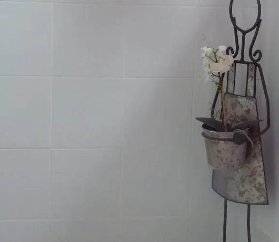 Oda ve Kahvaltı La Charretterie